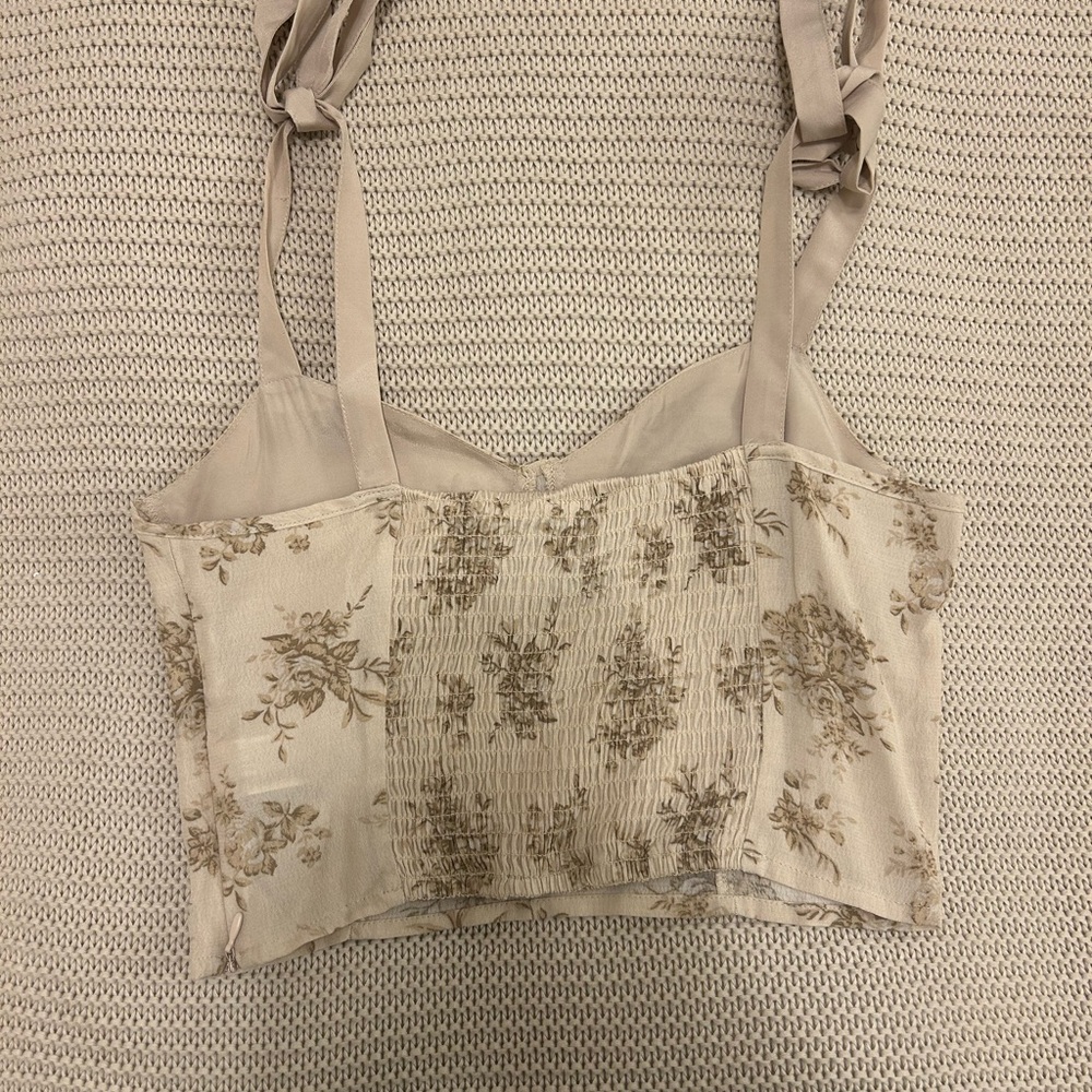 Forever 21 Beige Floral Tank Top - Picture 2 of 3